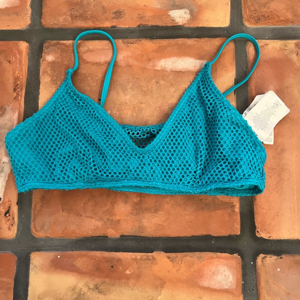Roxy bikini top. Teal. Fits like a medium. Size: large